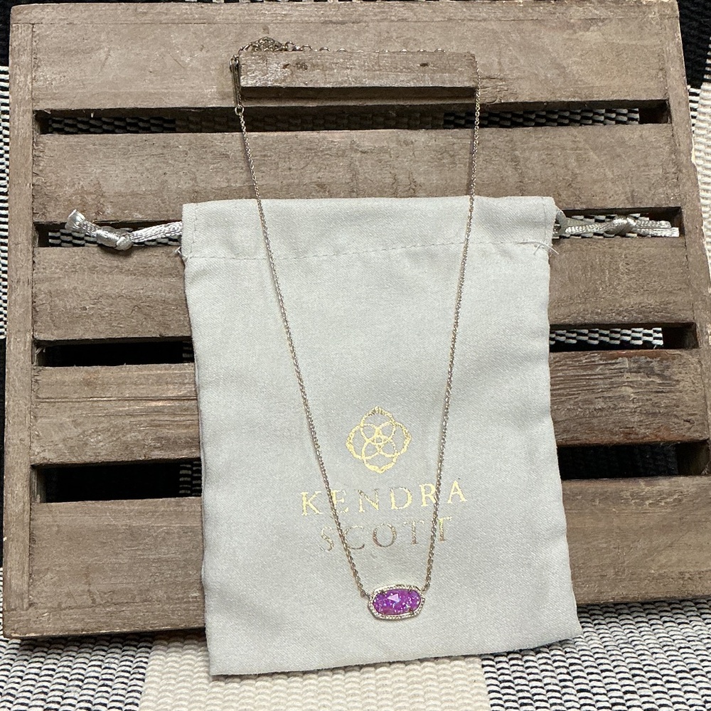 Kendra Scott great shape Elisa pink Kyocera opal crystal gold signature necklace